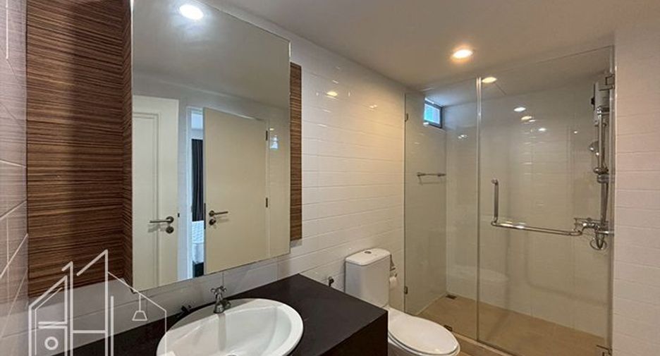 For rent 4 bedrooms condo in Watthana, Bangkok