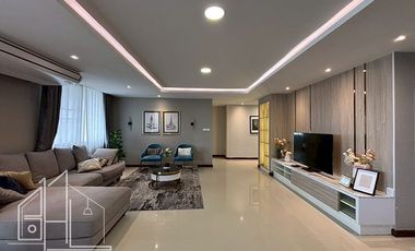 For rent 4 bedrooms condo in Watthana, Bangkok