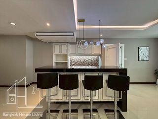 For rent 4 bedrooms condo in Watthana, Bangkok
