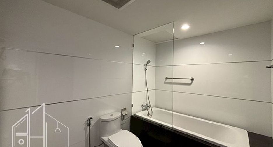 For rent 4 bedrooms condo in Watthana, Bangkok