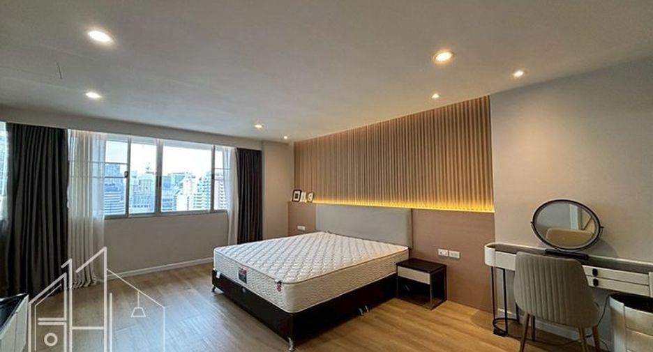 For rent 4 bedrooms condo in Watthana, Bangkok