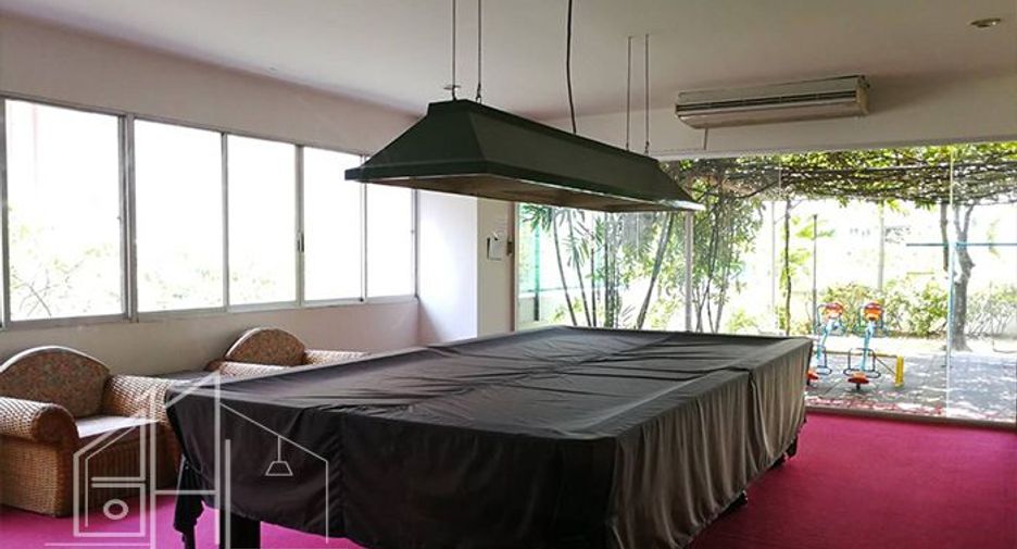 For rent 4 bedrooms condo in Watthana, Bangkok