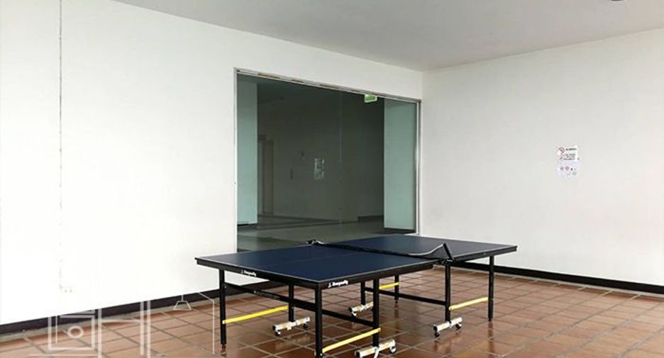 For rent 4 bedrooms condo in Watthana, Bangkok
