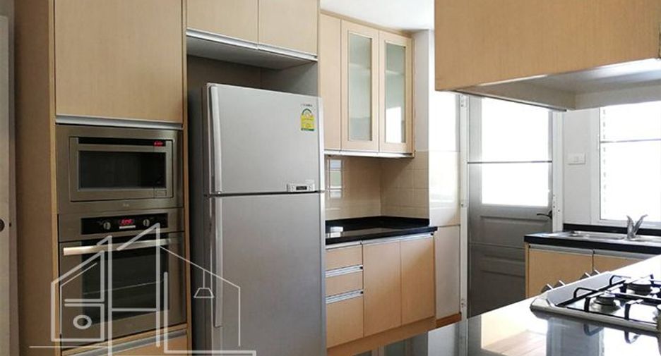 Wohnung zur Miete mit 3 Zimmer in Watthana, Bangkok
