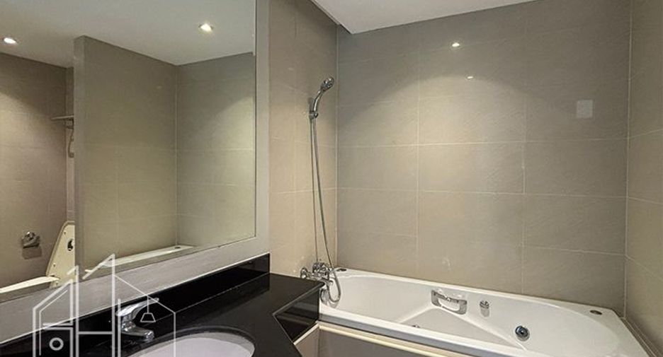 Wohnung zur Miete mit 3 Zimmer in Watthana, Bangkok