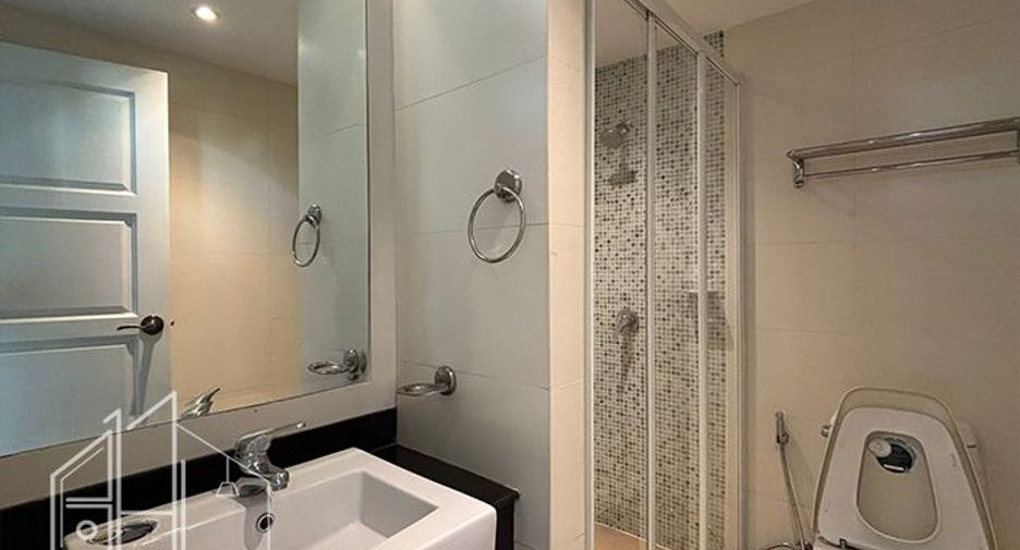 Wohnung zur Miete mit 3 Zimmer in Watthana, Bangkok