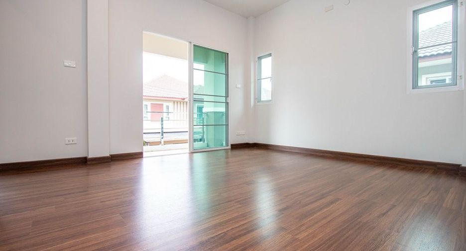 For sale 4 bedrooms house in San Kamphaeng, Chiang Mai
