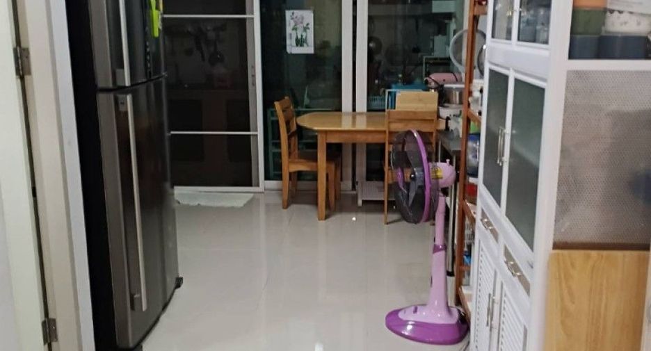 Reihenhaus zum Kauf mit 4 Zimmer in Phasi Charoen, Bangkok
