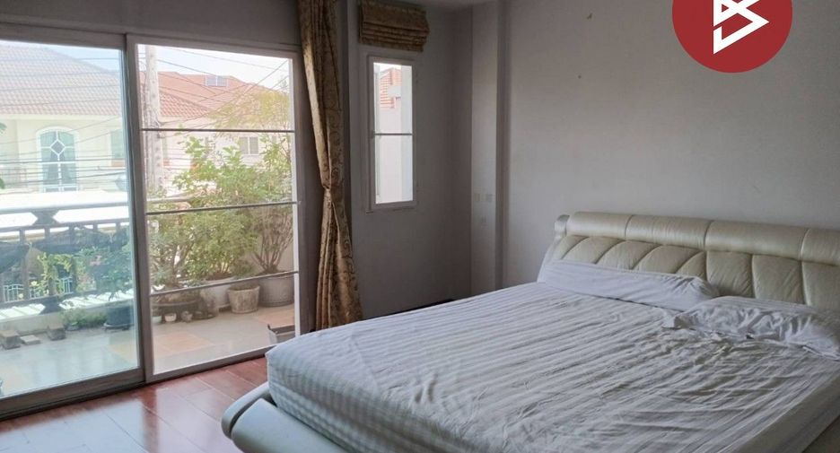 Reihenhaus zum Kauf mit 4 Zimmer in Phasi Charoen, Bangkok