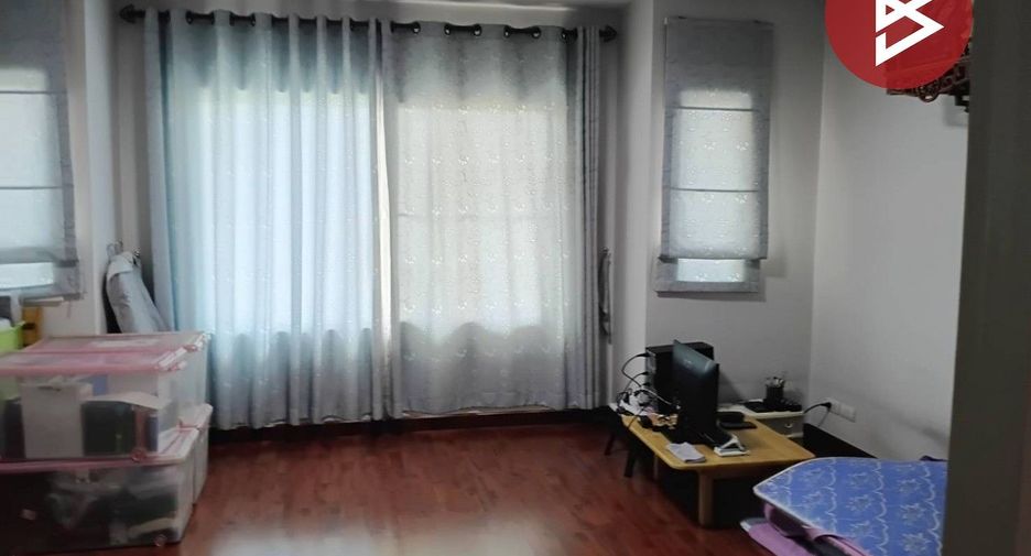 Reihenhaus zum Kauf mit 4 Zimmer in Phasi Charoen, Bangkok