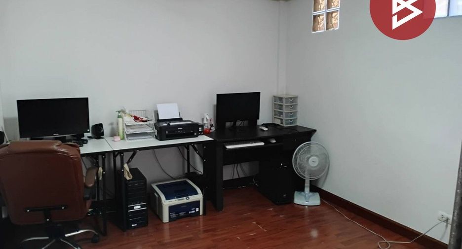 Reihenhaus zum Kauf mit 4 Zimmer in Phasi Charoen, Bangkok