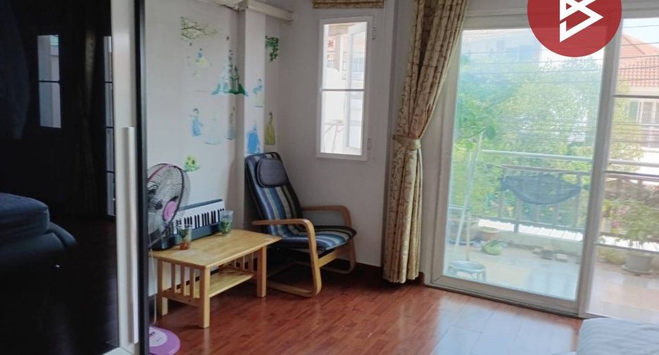 Reihenhaus zum Kauf mit 4 Zimmer in Phasi Charoen, Bangkok
