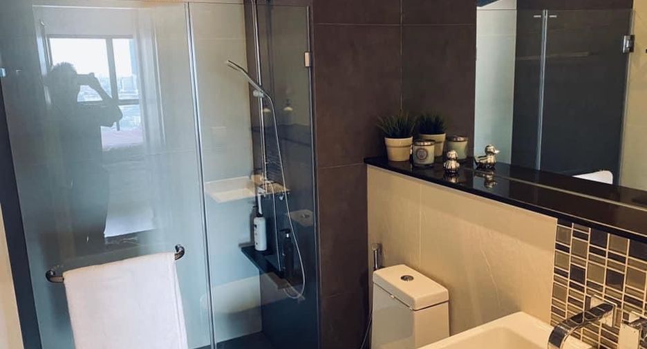 For rent 1 bed condo in Khlong San, Bangkok