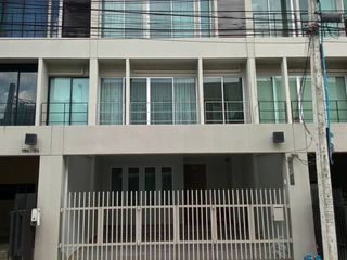 出租 3 卧室 独立屋 在 Suan Luang, 曼谷