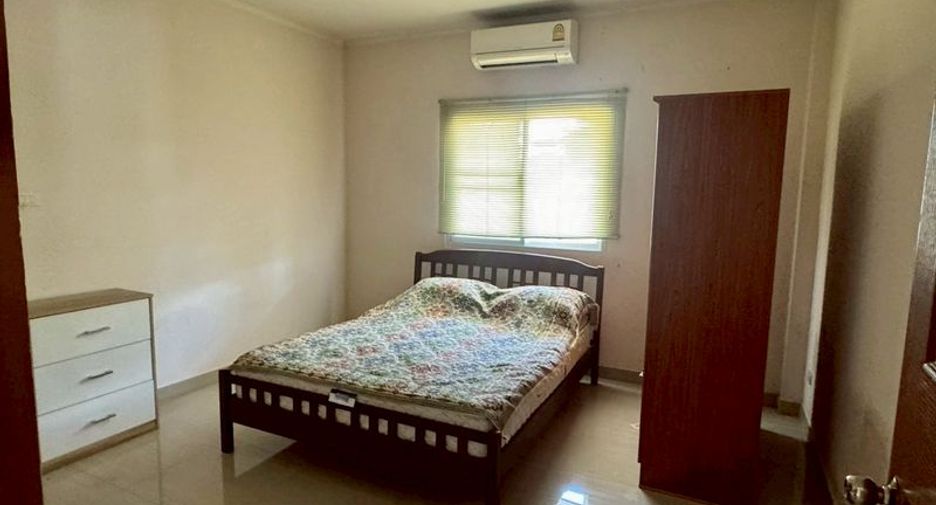 Haus zur Miete mit 3 Zimmer in Si Racha, Chonburi