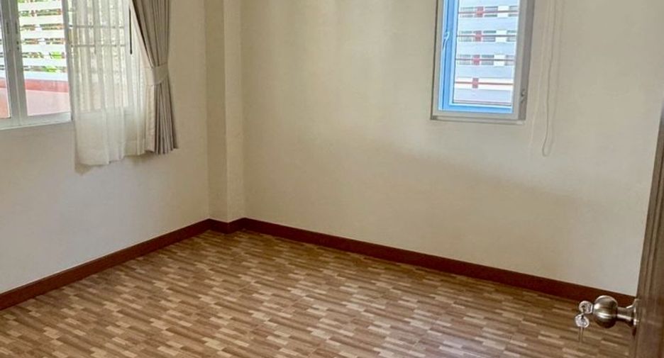 Haus zur Miete mit 3 Zimmer in Si Racha, Chonburi