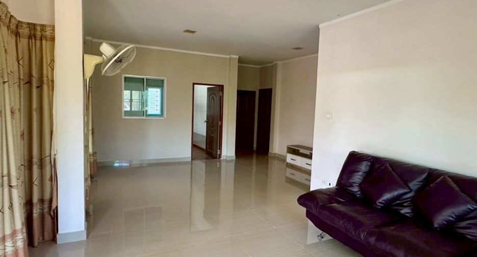 Haus zur Miete mit 3 Zimmer in Si Racha, Chonburi