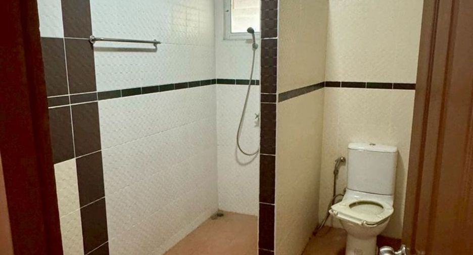 Haus zur Miete mit 3 Zimmer in Si Racha, Chonburi