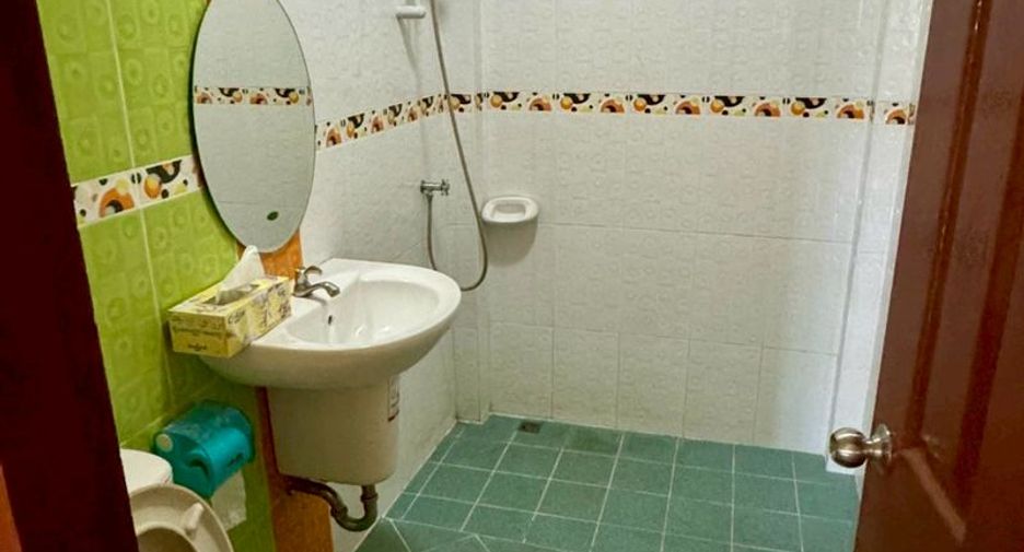 Haus zur Miete mit 3 Zimmer in Si Racha, Chonburi