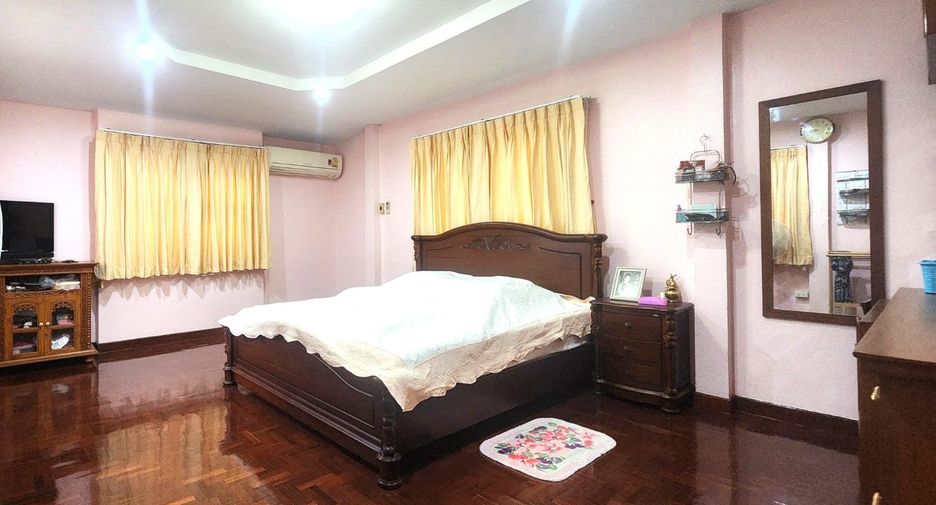 For sale 3 ベッドルーム house in Khlong Sam Wa, Bangkok