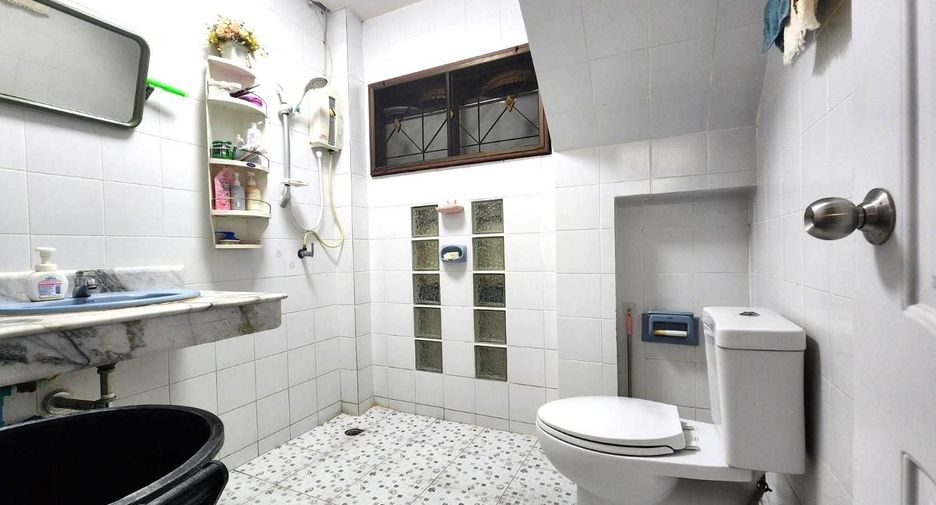 For sale 3 ベッドルーム house in Khlong Sam Wa, Bangkok