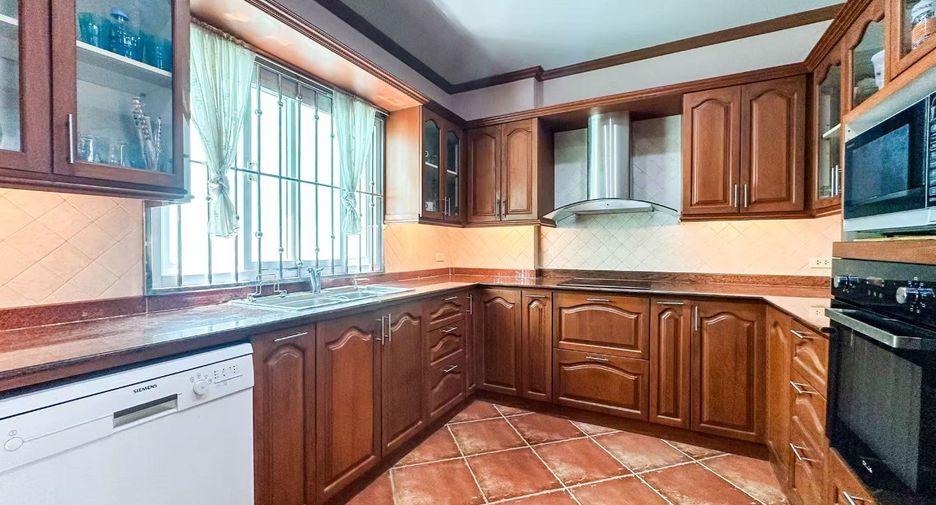 Продажа 3 спальни дом в Северная Паттайя, Паттайя