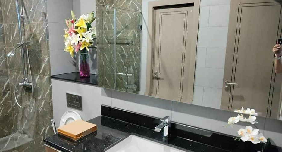 For rent and for sale 4 bedrooms villa in East Pattaya, Pattaya