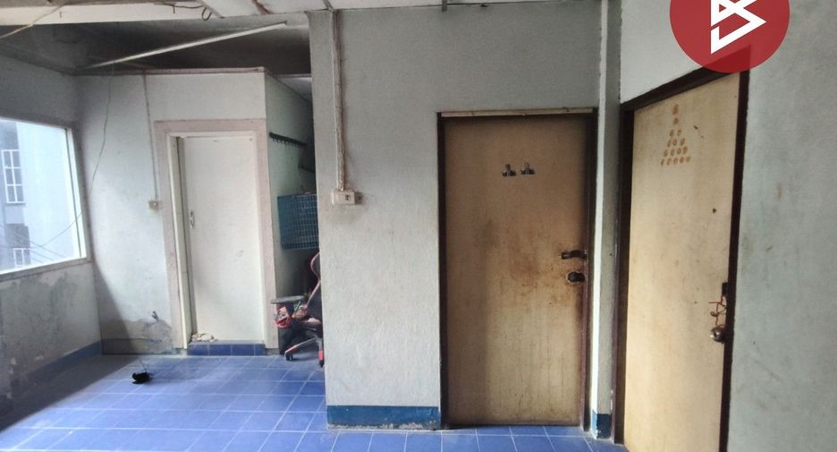 For sale 5 bedrooms retail Space in Krathum Baen, Samut Sakhon