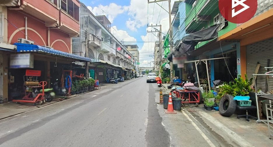 For sale 5 bedrooms retail Space in Krathum Baen, Samut Sakhon
