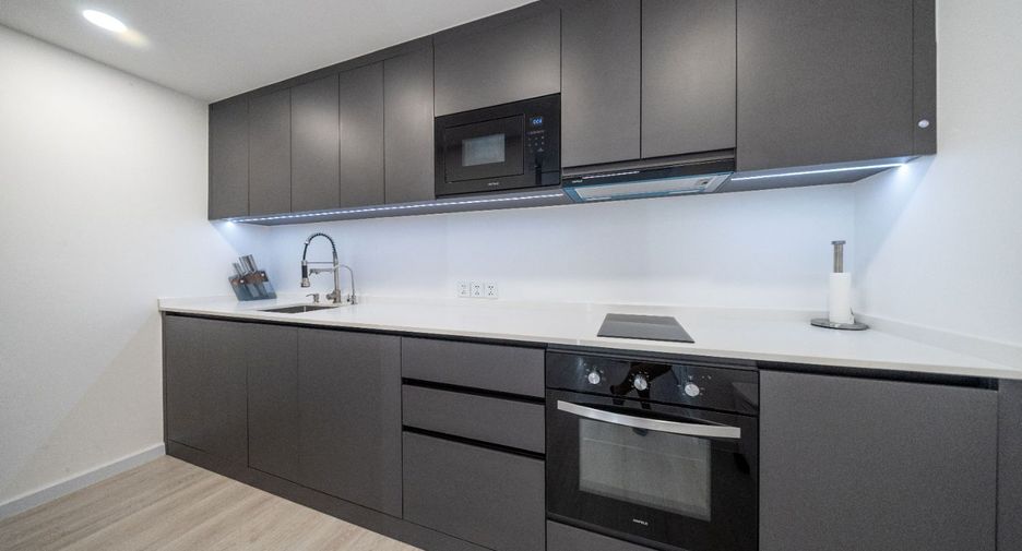 For sale 3 bedrooms condo in South Pattaya, Pattaya