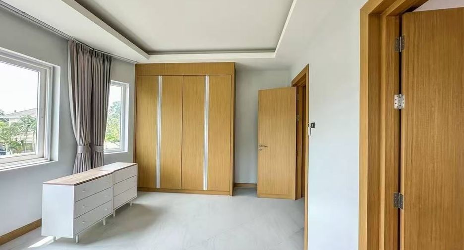 For sale 4 bedrooms house in East Pattaya, Pattaya