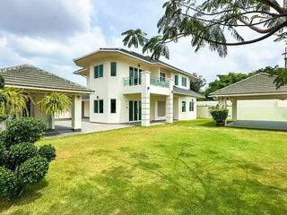 Haus zum Kauf mit 4 Zimmer in Bang Lamung, Chonburi