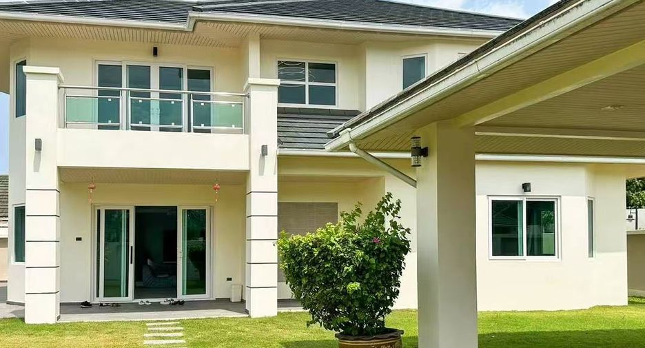 For sale 4 bedrooms house in East Pattaya, Pattaya