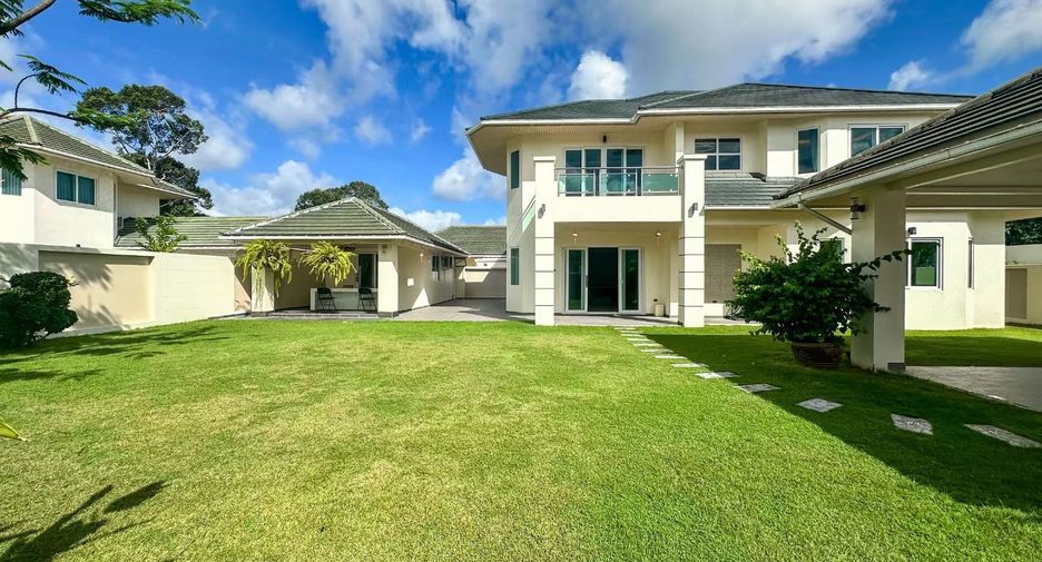 For sale 4 bedrooms house in East Pattaya, Pattaya