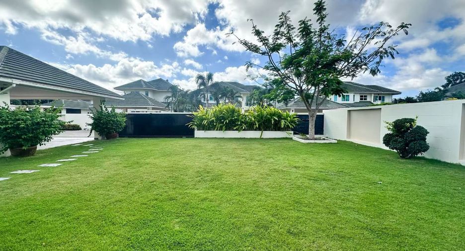 For sale 4 bedrooms house in East Pattaya, Pattaya