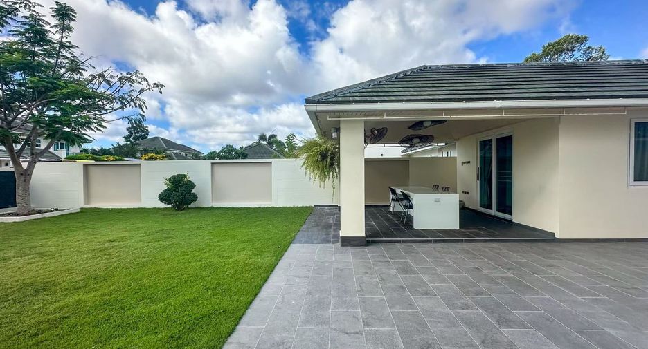 For sale 4 bedrooms house in East Pattaya, Pattaya