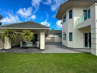 Haus zum Kauf mit 4 Zimmer in Bang Lamung, Chonburi
