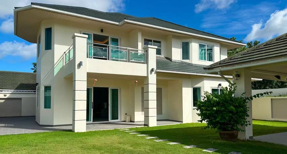 For sale 4 bedrooms house in East Pattaya, Pattaya