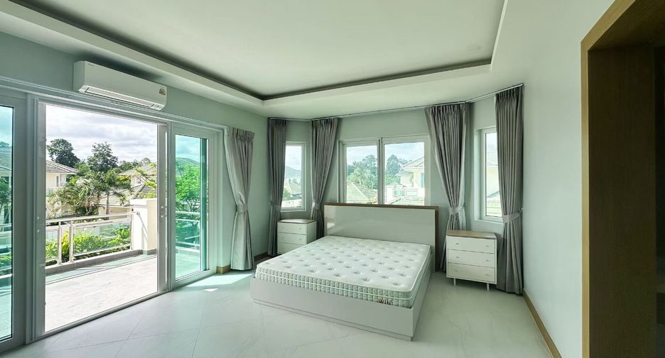 For sale 4 bedrooms house in East Pattaya, Pattaya