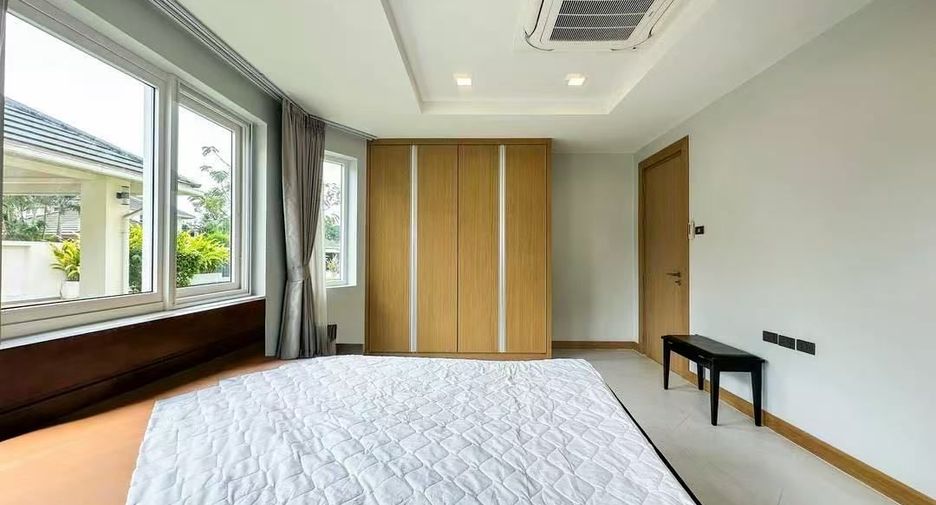 For sale 4 bedrooms house in East Pattaya, Pattaya