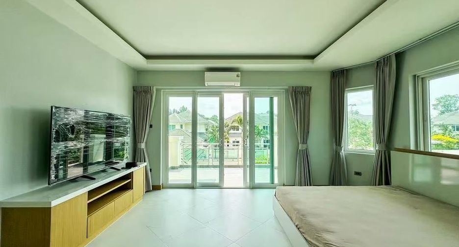 For sale 4 bedrooms house in East Pattaya, Pattaya