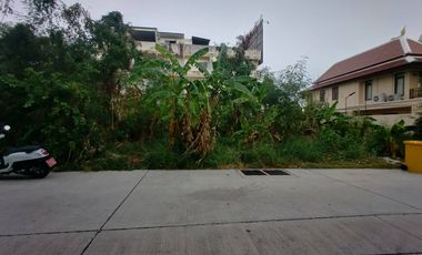 出售 土地 在 Pratumnak, 芭提雅