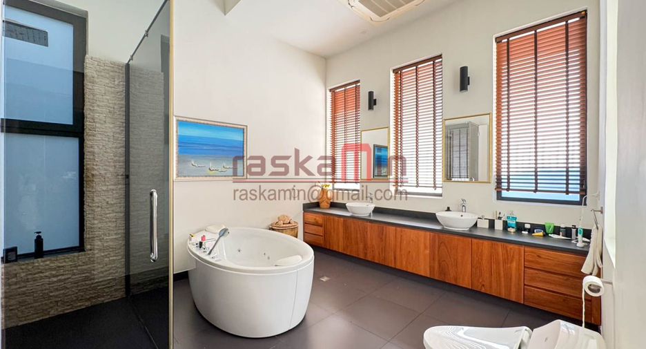 Villa en alquiler de 3 habitaciones en North Pattaya, Pattaya