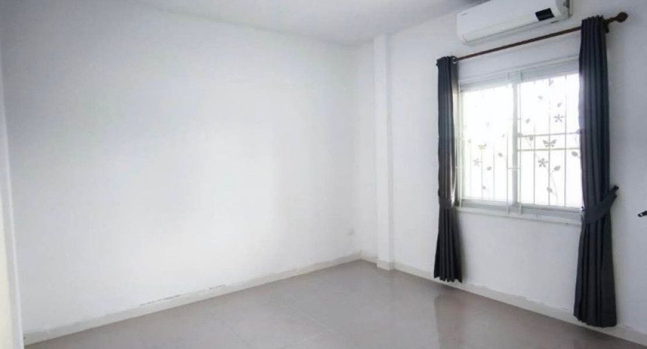 For sale 3 ベッドルーム house in Phan Thong, Chonburi