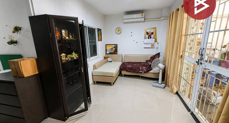For sale 3 bedrooms townhouse in Mueang Chon Buri, Chonburi