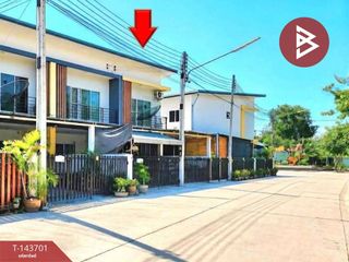 Casa adosada en venta de 3 habitaciones en Mueang Chon Buri, Chonburi
