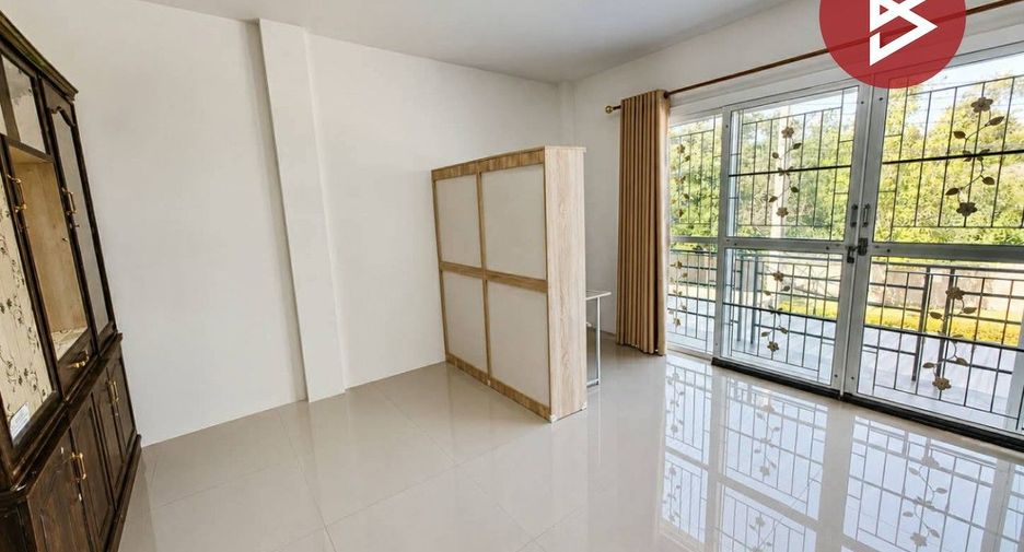 Reihenhaus zum Kauf mit 3 Zimmer in Mueang Chon Buri, Chonburi