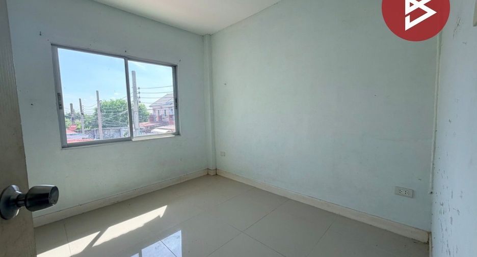 À vendre 2 chambres maison de ville à Bang Sao Thong, Samut Prakan