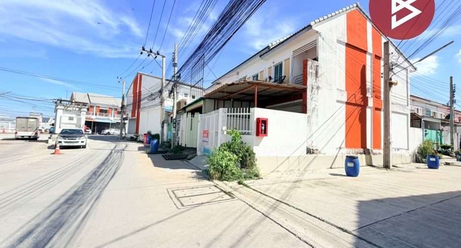 À vendre 2 chambres maison de ville à Bang Sao Thong, Samut Prakan