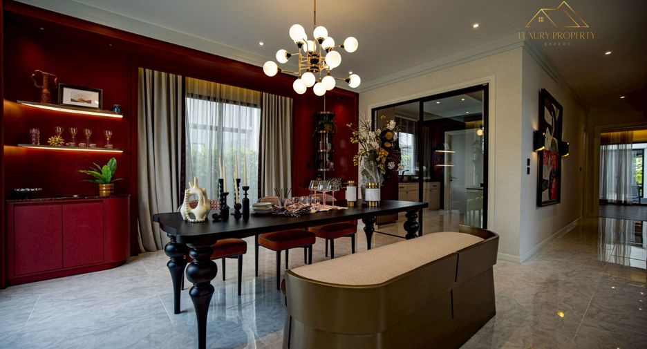 For sale 4 bedrooms house in East Pattaya, Pattaya
